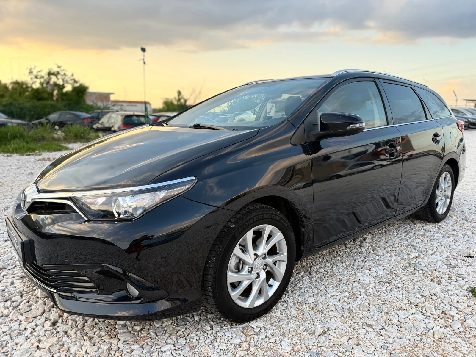 Toyota Auris 1.8 HYBRID / FACELIFT / NAVI / CAMERA / EURO 6B
