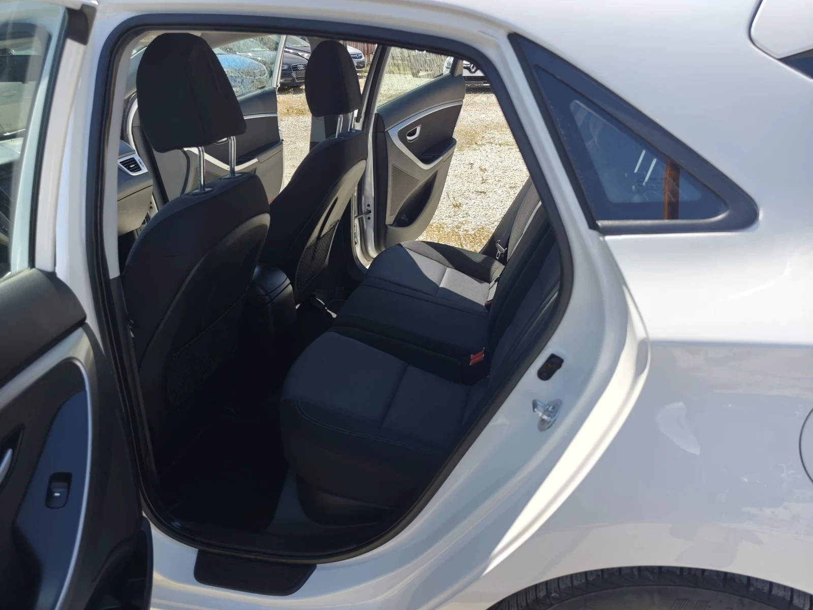 Hyundai I30 1.6CRDI, COMFORT , снимка 8 - Автомобили и джипове - 55117337
