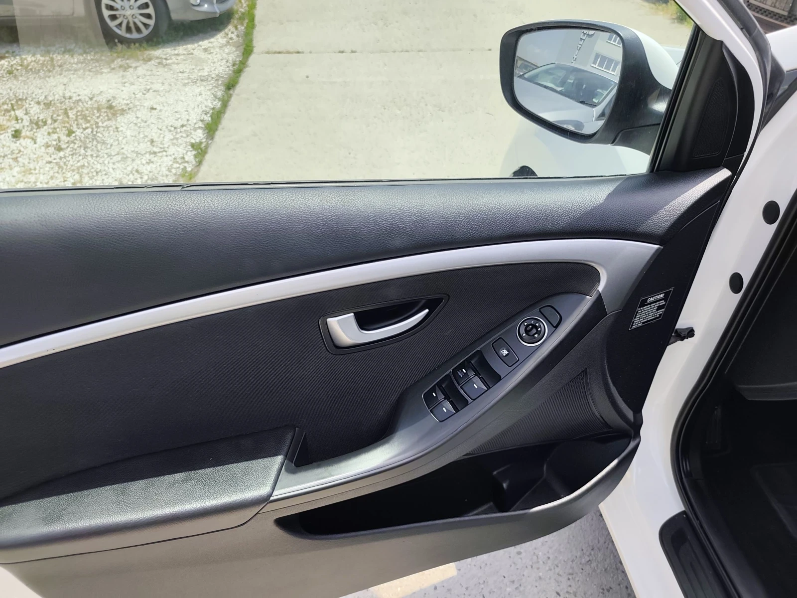 Hyundai I30 1.6CRDI, COMFORT , снимка 12 - Автомобили и джипове - 55117337