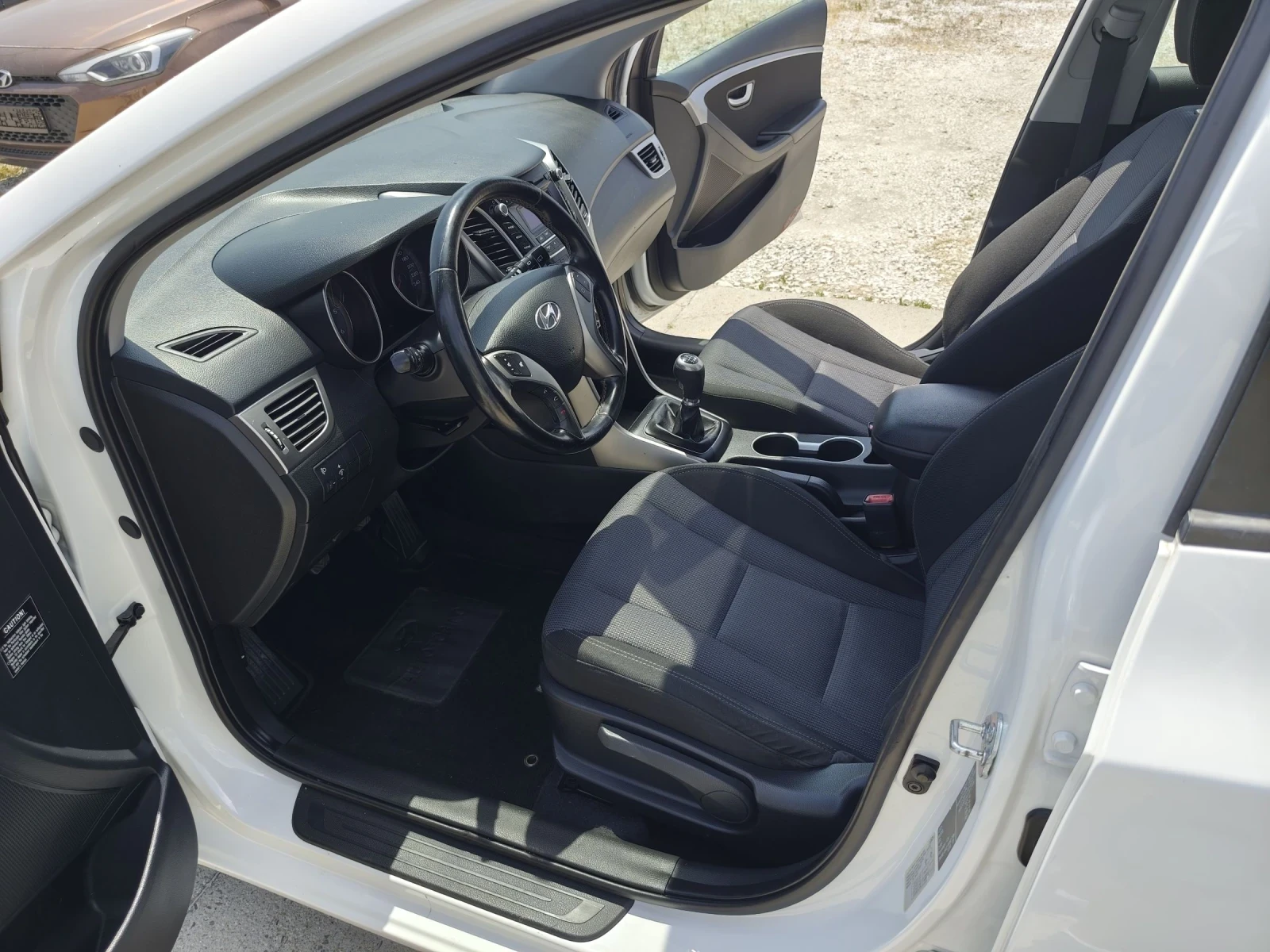 Hyundai I30 1.6CRDI, COMFORT , снимка 7 - Автомобили и джипове - 55117337