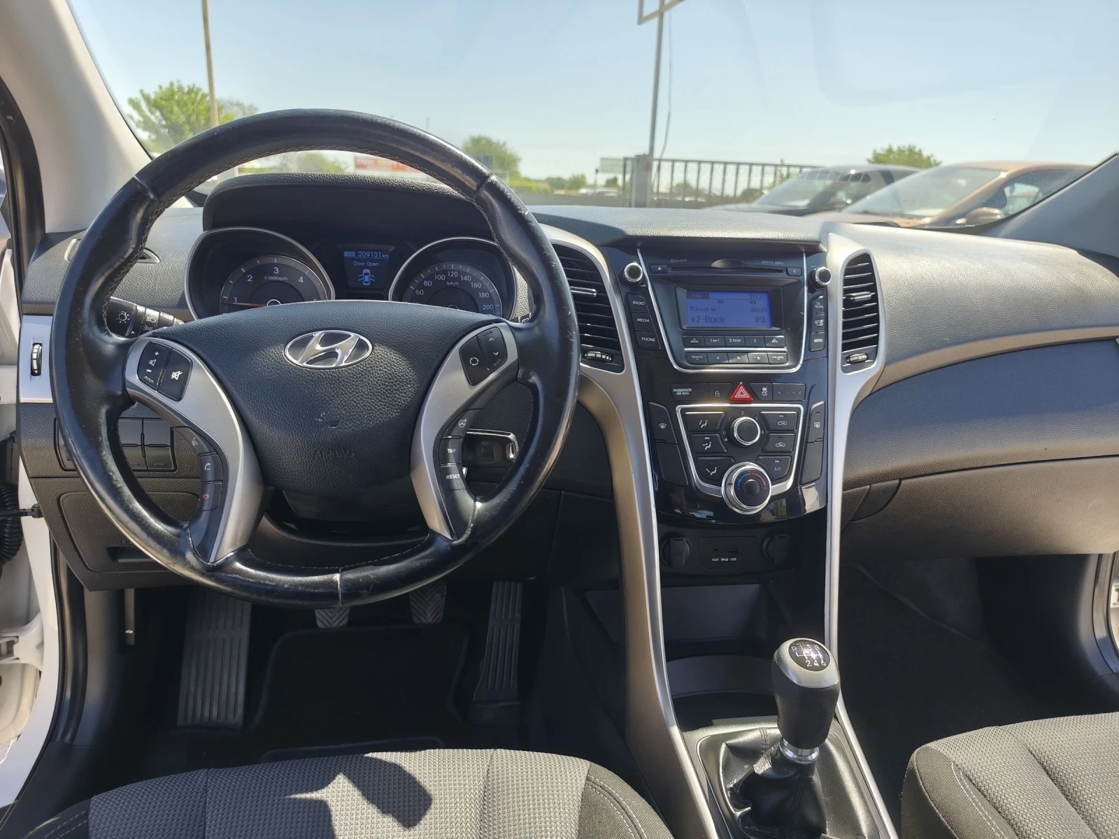 Hyundai I30 1.6CRDI, COMFORT , снимка 11 - Автомобили и джипове - 55117337