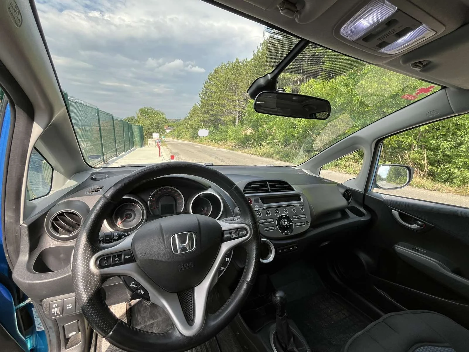 Honda Jazz 1.4 (100 кс), снимка 9 - Автомобили и джипове - 55260037