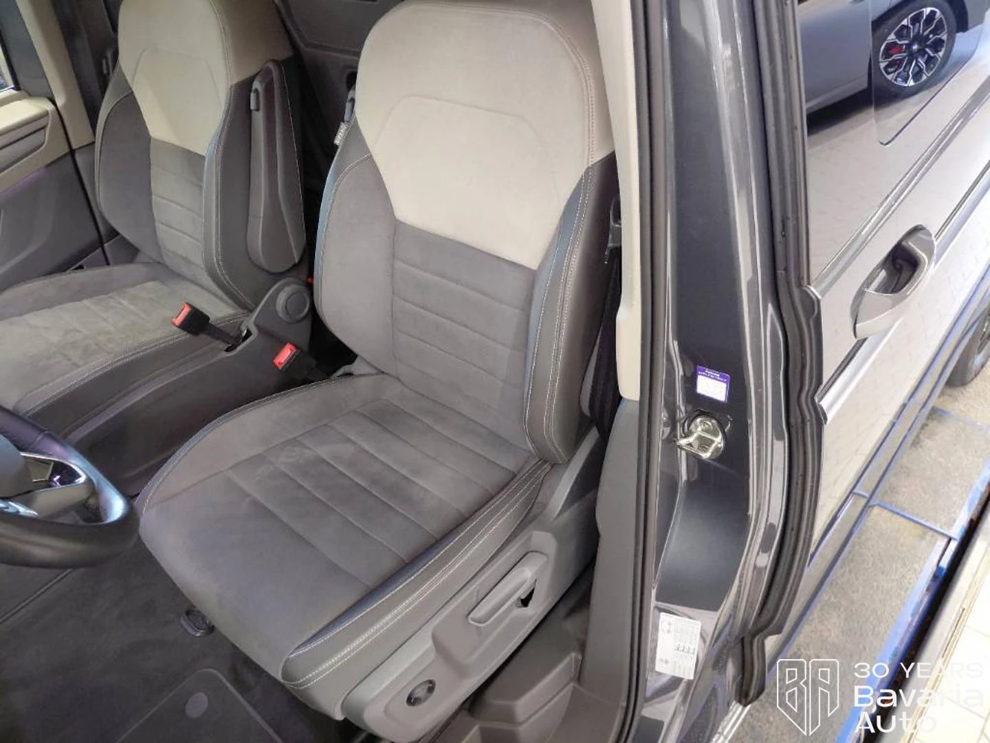 VW Multivan Style lang DSG Easy Open Basic, снимка 6 - Автомобили и джипове - 55317951