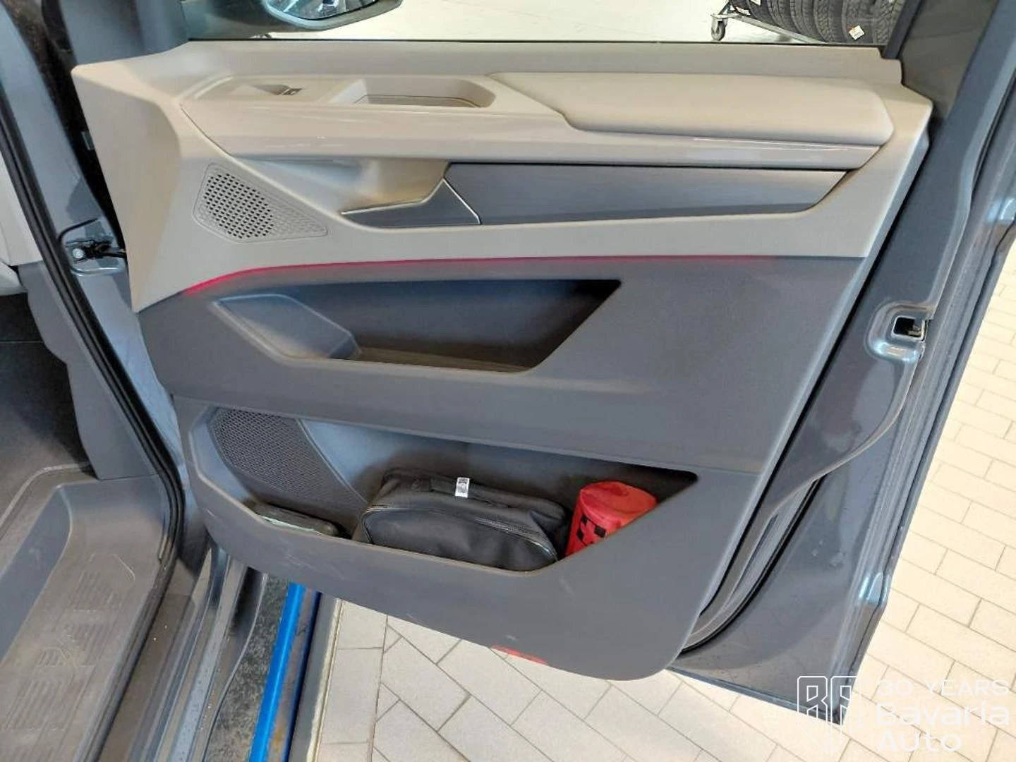 VW Multivan Style lang DSG Easy Open Basic, снимка 14 - Автомобили и джипове - 55317951