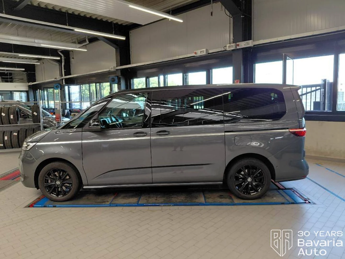 VW Multivan Style lang DSG Easy Open Basic, снимка 2 - Автомобили и джипове - 55317951