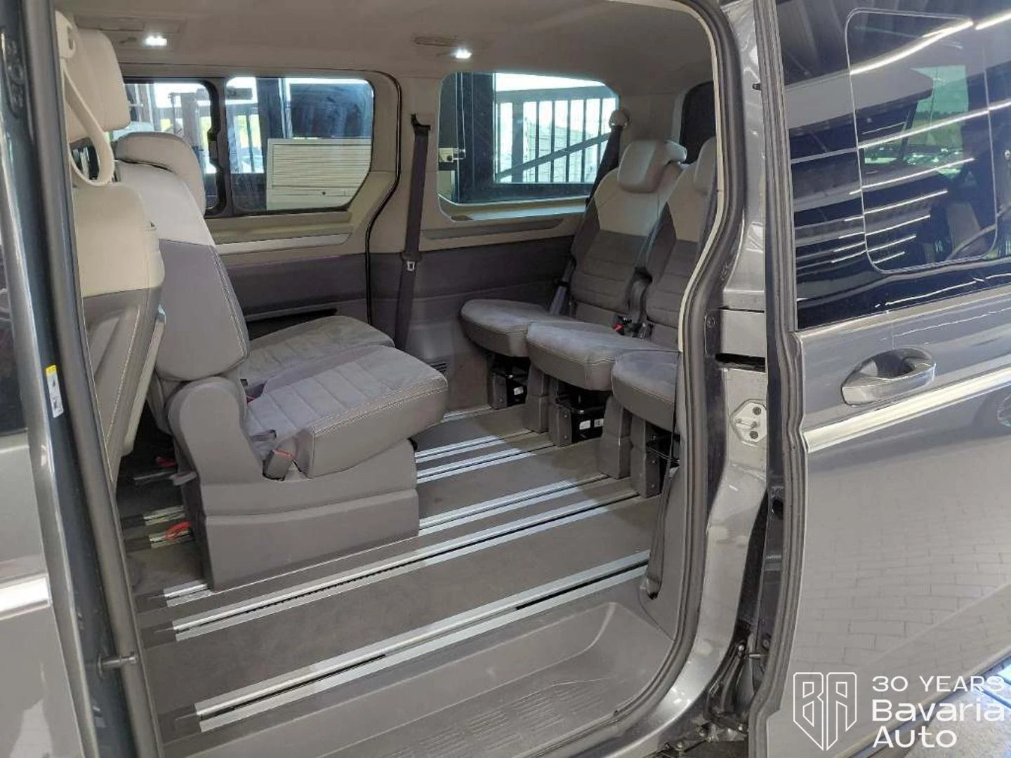 VW Multivan Style lang DSG Easy Open Basic, снимка 9 - Автомобили и джипове - 55317951