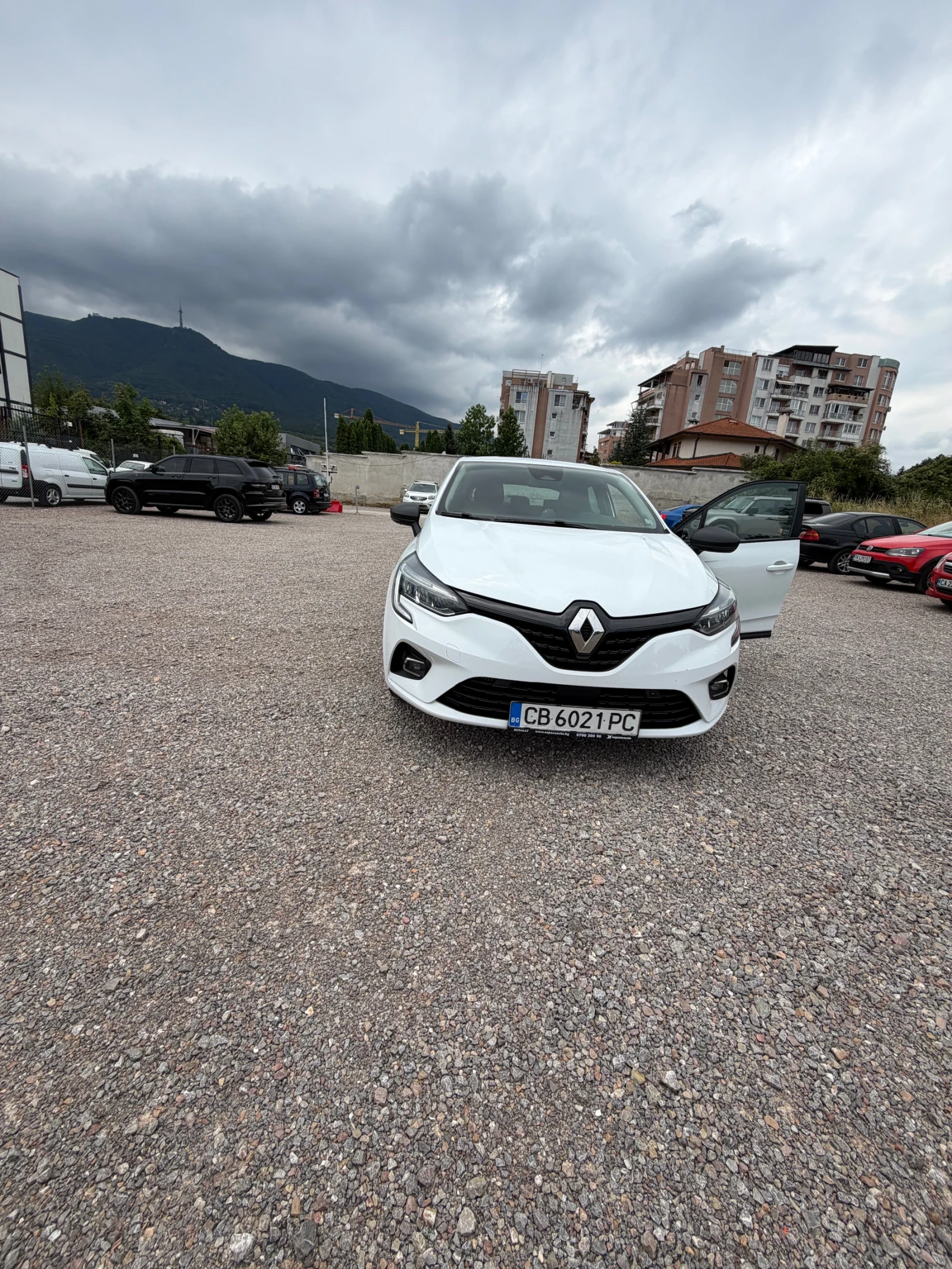 Renault Clio, снимка 3 - Автомобили и джипове - 55539828