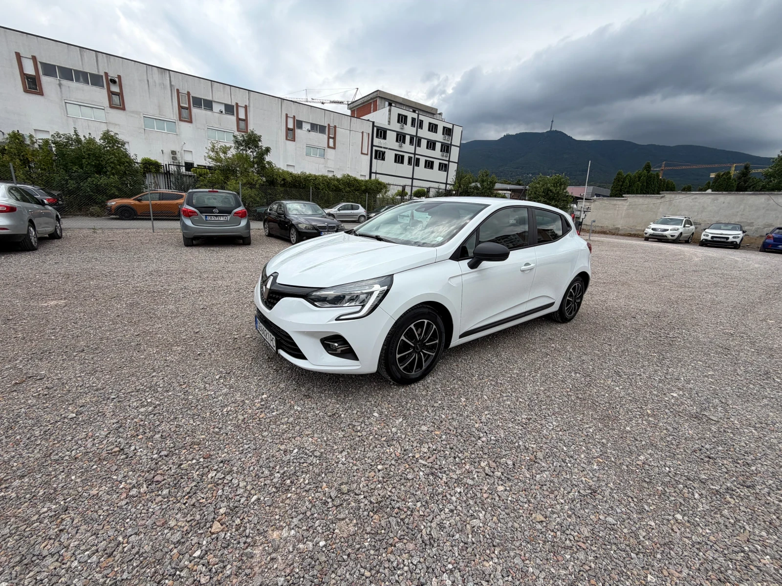 Renault Clio, снимка 4 - Автомобили и джипове - 55539828