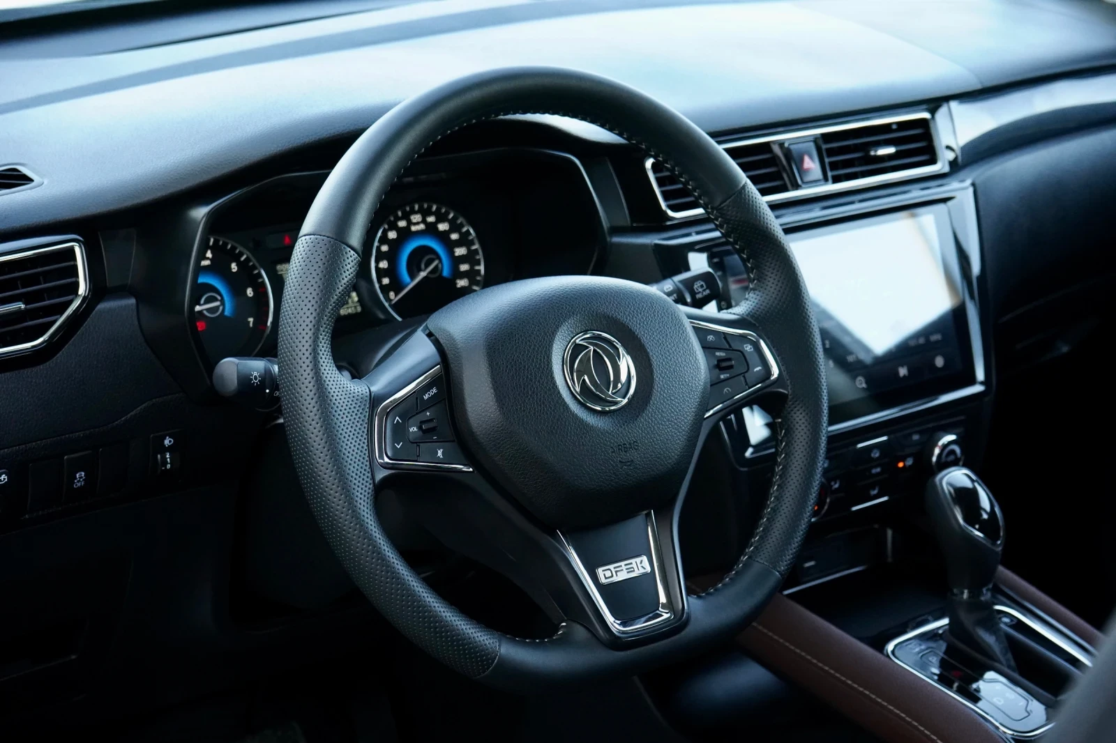 DONGFENG 580 * 1.5 �* 6+ 1* ��������*  | Mobile.bg � ����������� 8