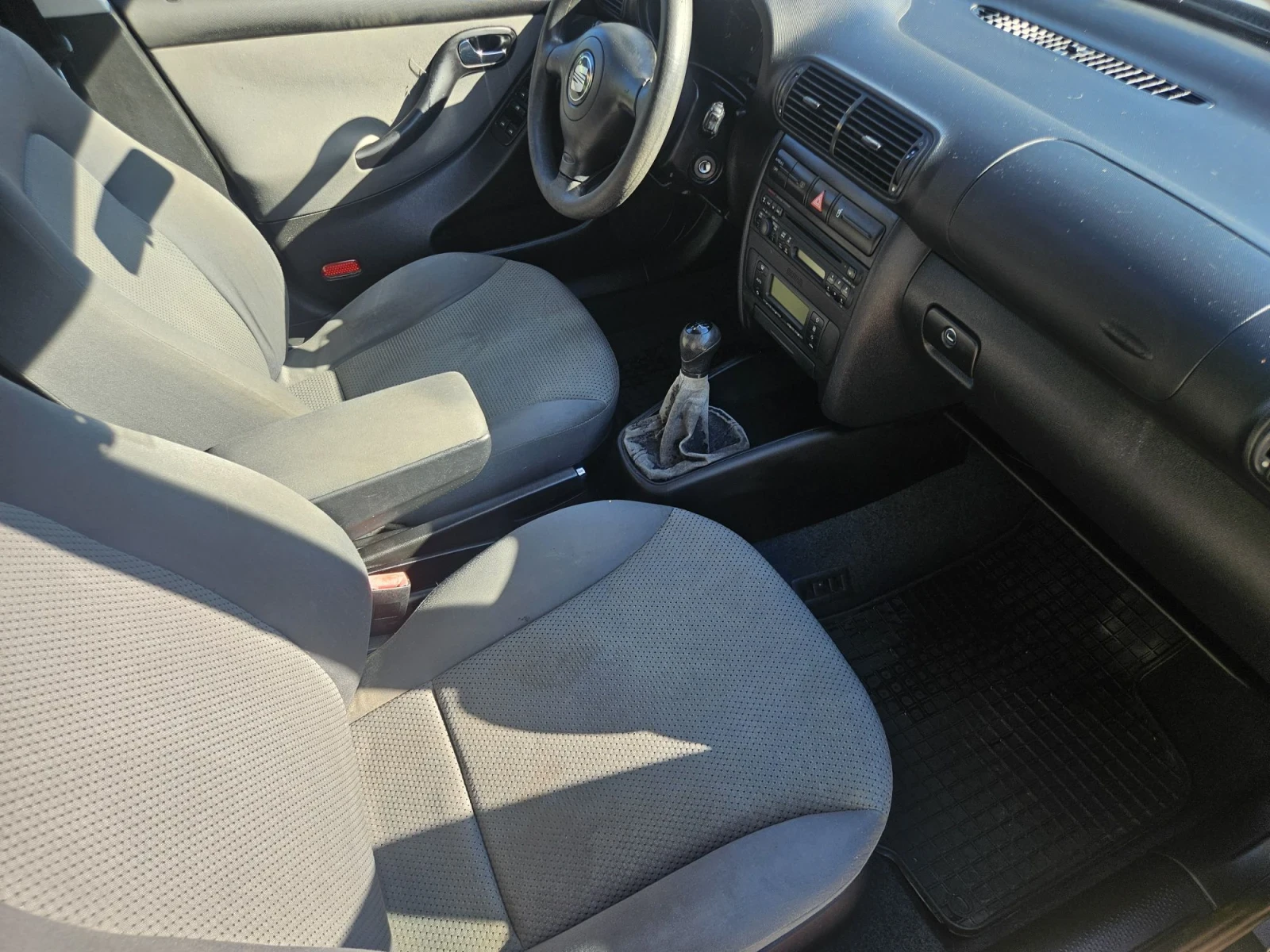 Seat Leon 1.9 TDI 90* Климатроник , снимка 8 - Автомобили и джипове - 56118043
