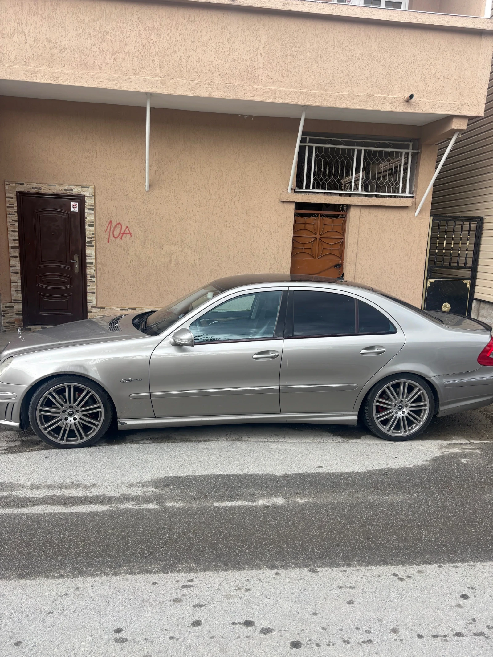 Mercedes-Benz E 500, снимка 2 - Автомобили и джипове - 56266047
