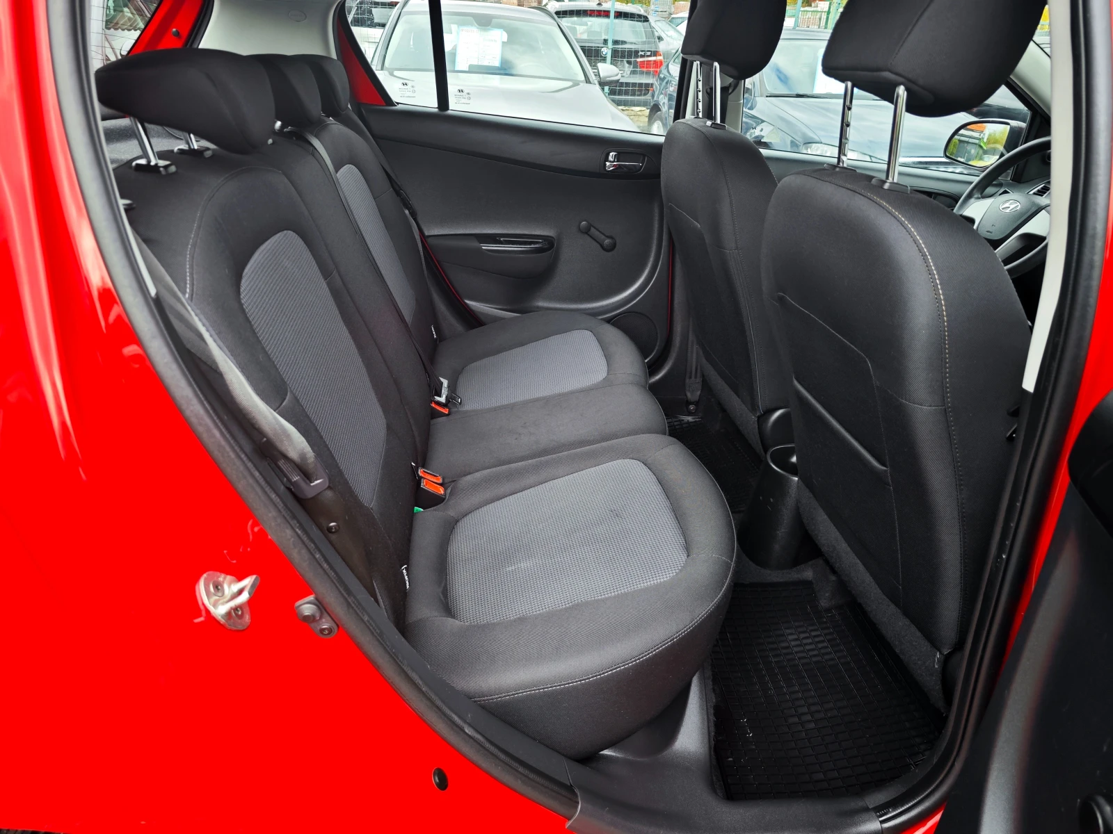 Hyundai I20 1.25 , снимка 13 - Автомобили и джипове - 56547279