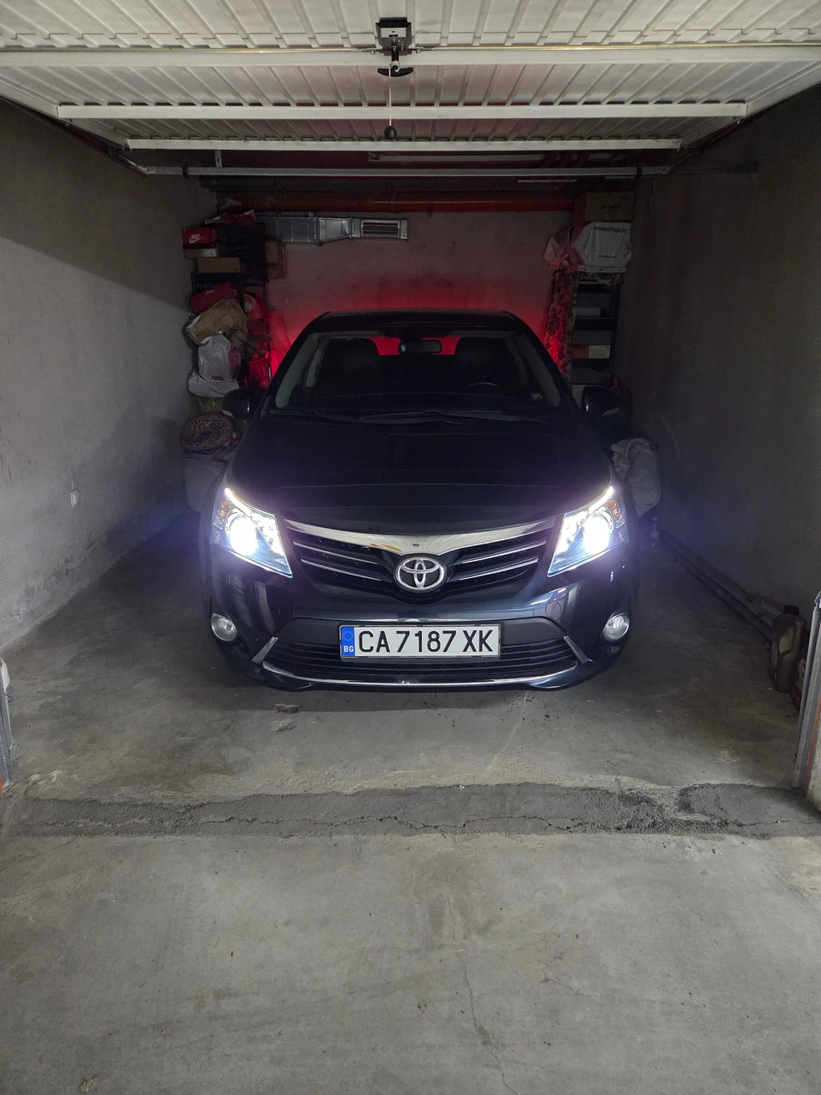Toyota Avensis, снимка 10 - Автомобили и джипове - 56584331