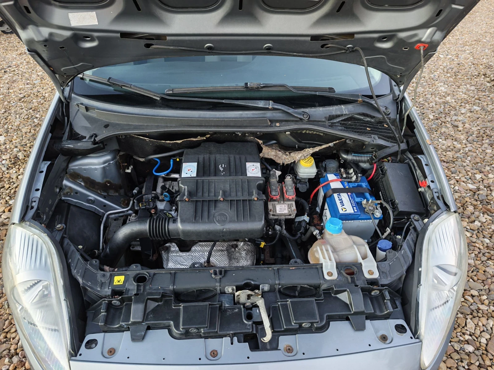 Fiat Punto 1.3i klima, снимка 17 - Автомобили и джипове - 56648185