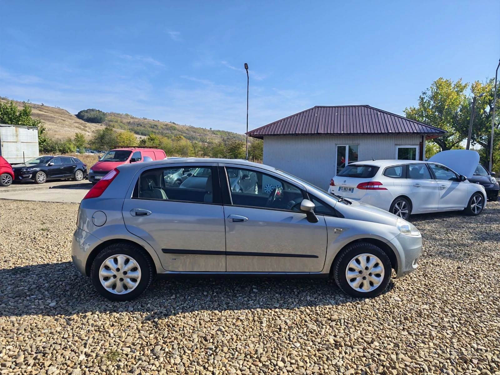 Fiat Punto 1.3i klima, снимка 6 - Автомобили и джипове - 56648185
