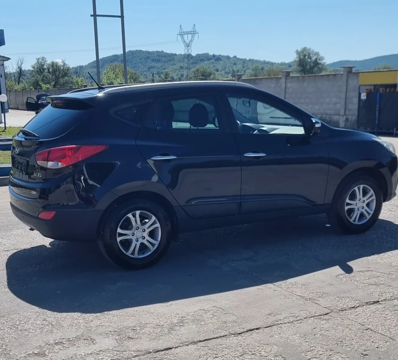Hyundai IX35 2.0i Автомат, 4x4, Уникат, Швейцария , снимка 5 - Автомобили и джипове - 50297792