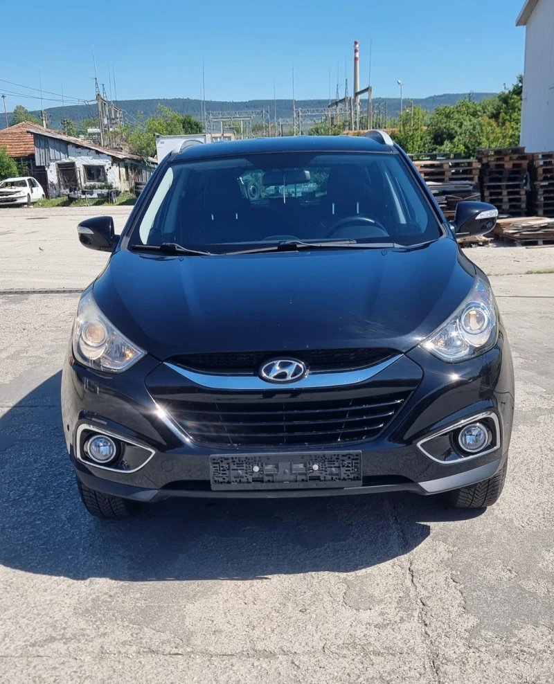 Hyundai IX35 2.0i Автомат, 4x4, Уникат, Швейцария , снимка 2 - Автомобили и джипове - 50297792