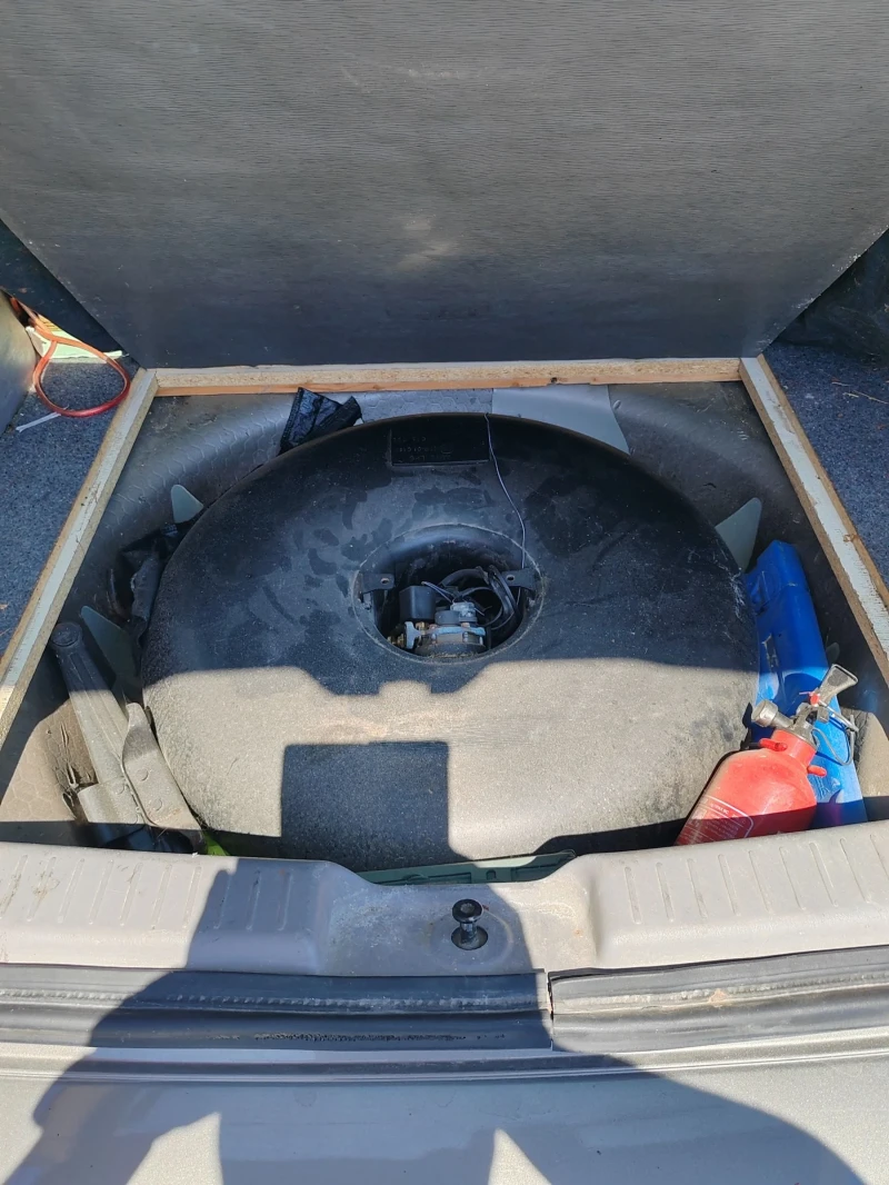 Mazda Tribute 3.0, V6, 4x4, ГАЗ, снимка 7 - Автомобили и джипове - 50533369