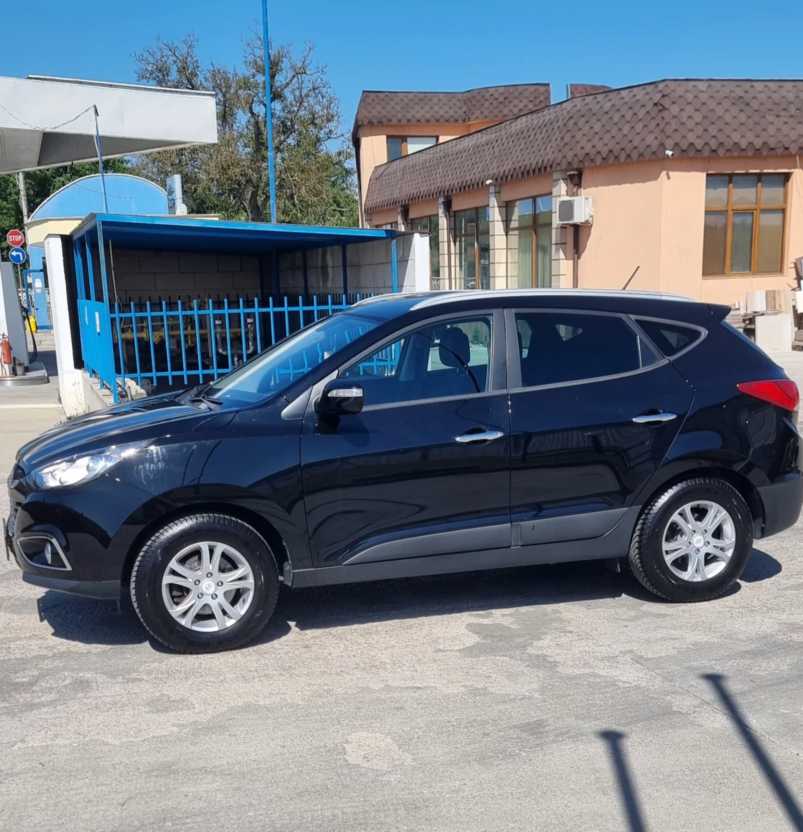 Hyundai IX35 2.0i Автомат, 4x4, Уникат, Швейцария  - изображение 9