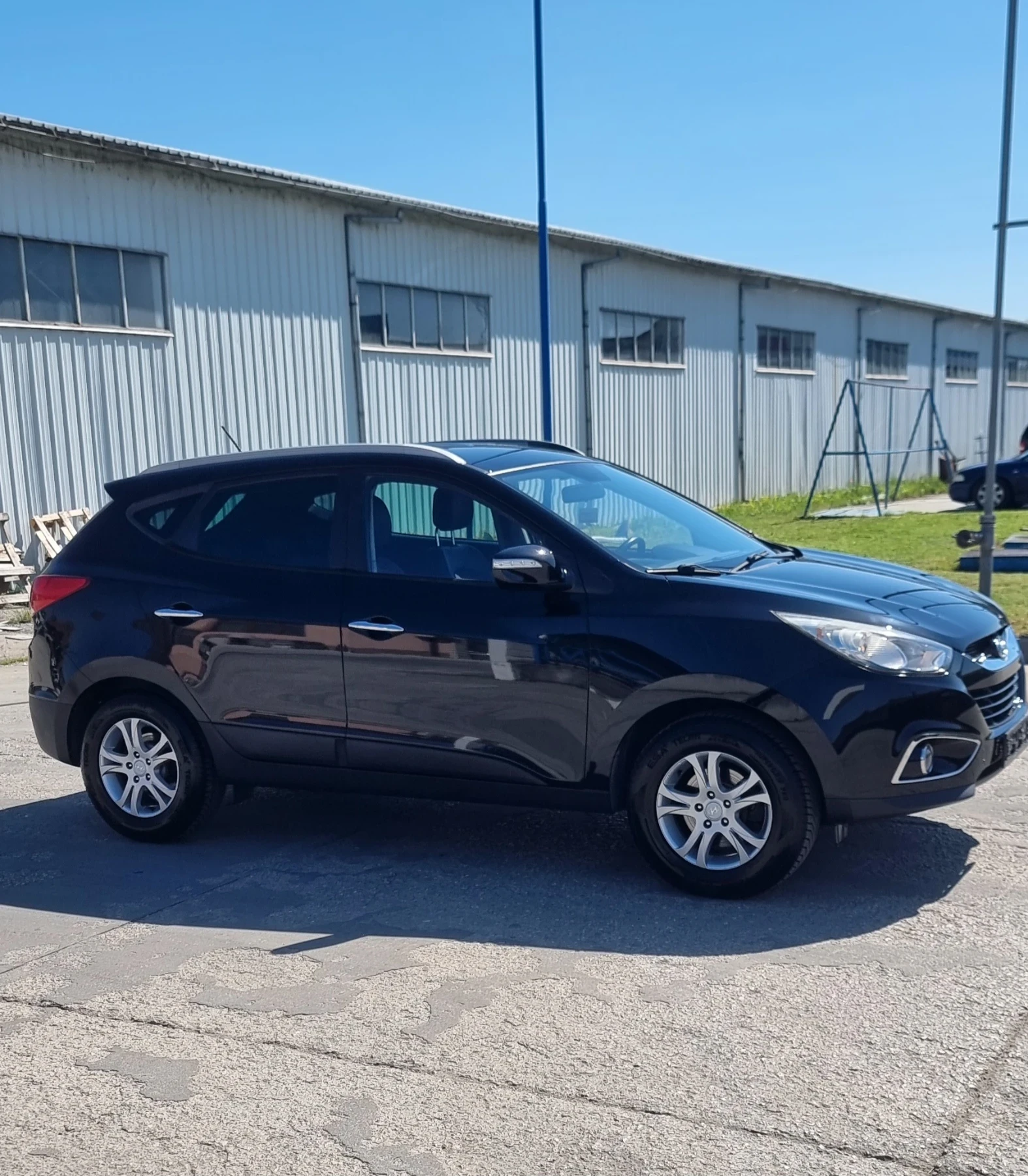 Hyundai IX35 2.0i Автомат, 4x4, Уникат, Швейцария  - изображение 4