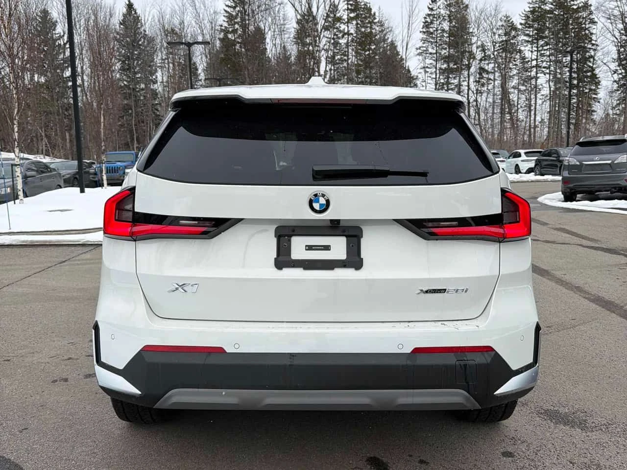 BMW X1  | xDrive28i | CARFAX | ПОДГРЕВИ | ДВА КЛЮЧА | , снимка 4 - Автомобили и джипове - 53958429