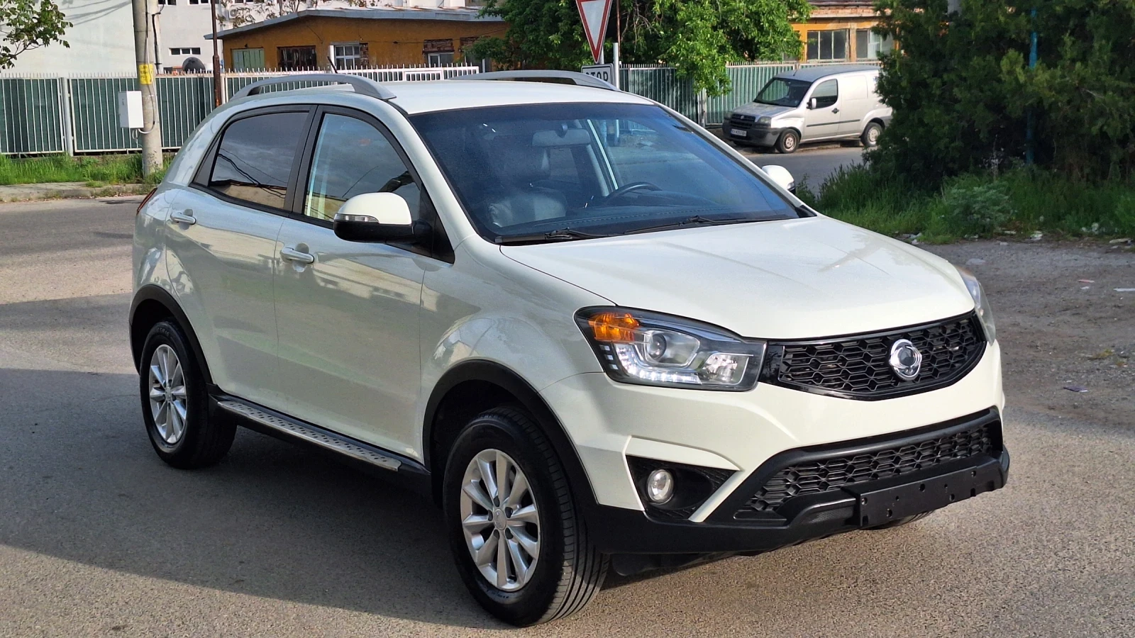 SsangYong Korando 2.0i GPL, снимка 2 - Автомобили и джипове - 54457386