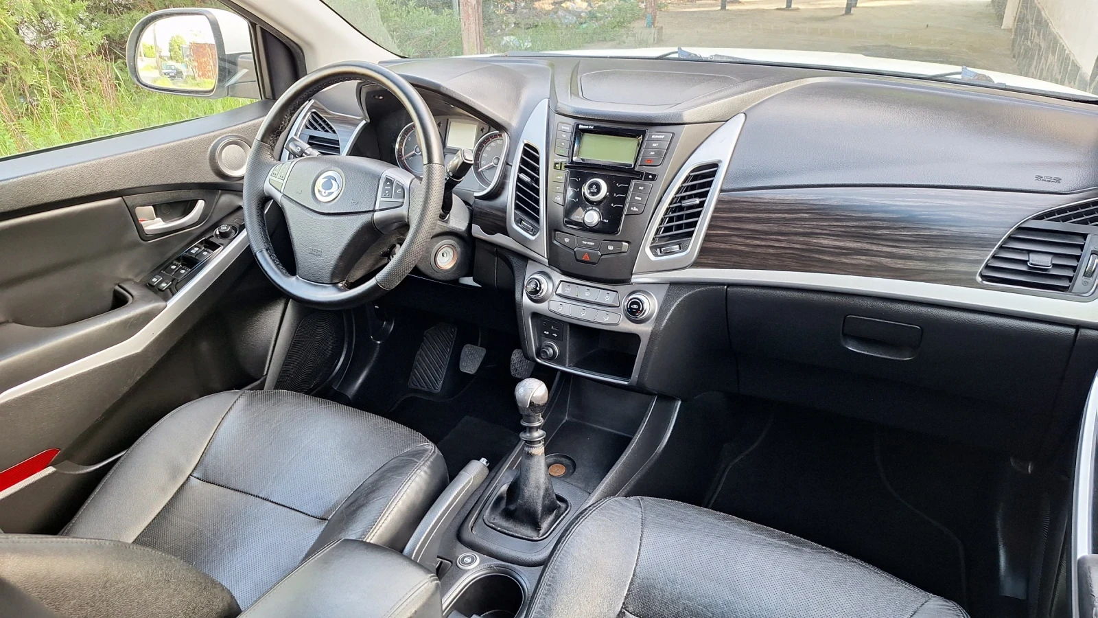 SsangYong Korando 2.0i GPL, снимка 12 - Автомобили и джипове - 54457386