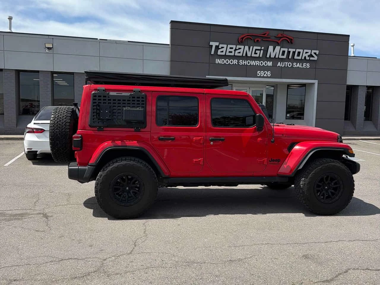 Jeep Wrangler * Sahara * CARFAX * ПОДГРЕВИ * KEYLESS * , снимка 3 - Автомобили и джипове - 54680355