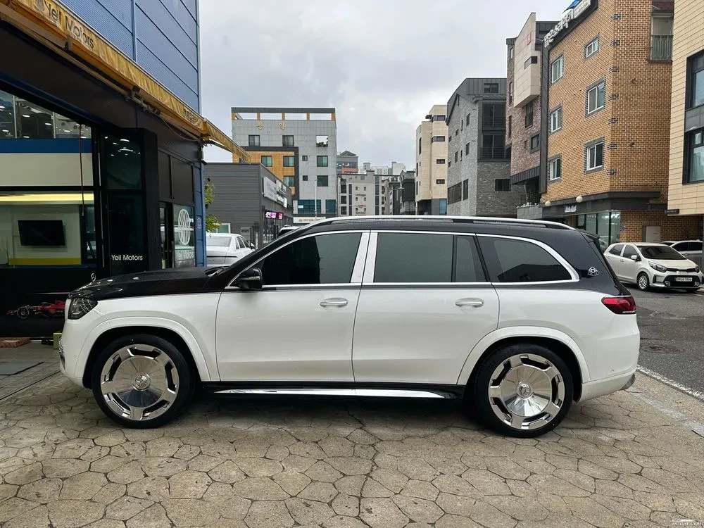 Mercedes-Benz GLS580 MAYBACH 4MATIC| AIRMATIC| TV| ОБДУХ| DISTRONIC, снимка 2 - Автомобили и джипове - 54778314