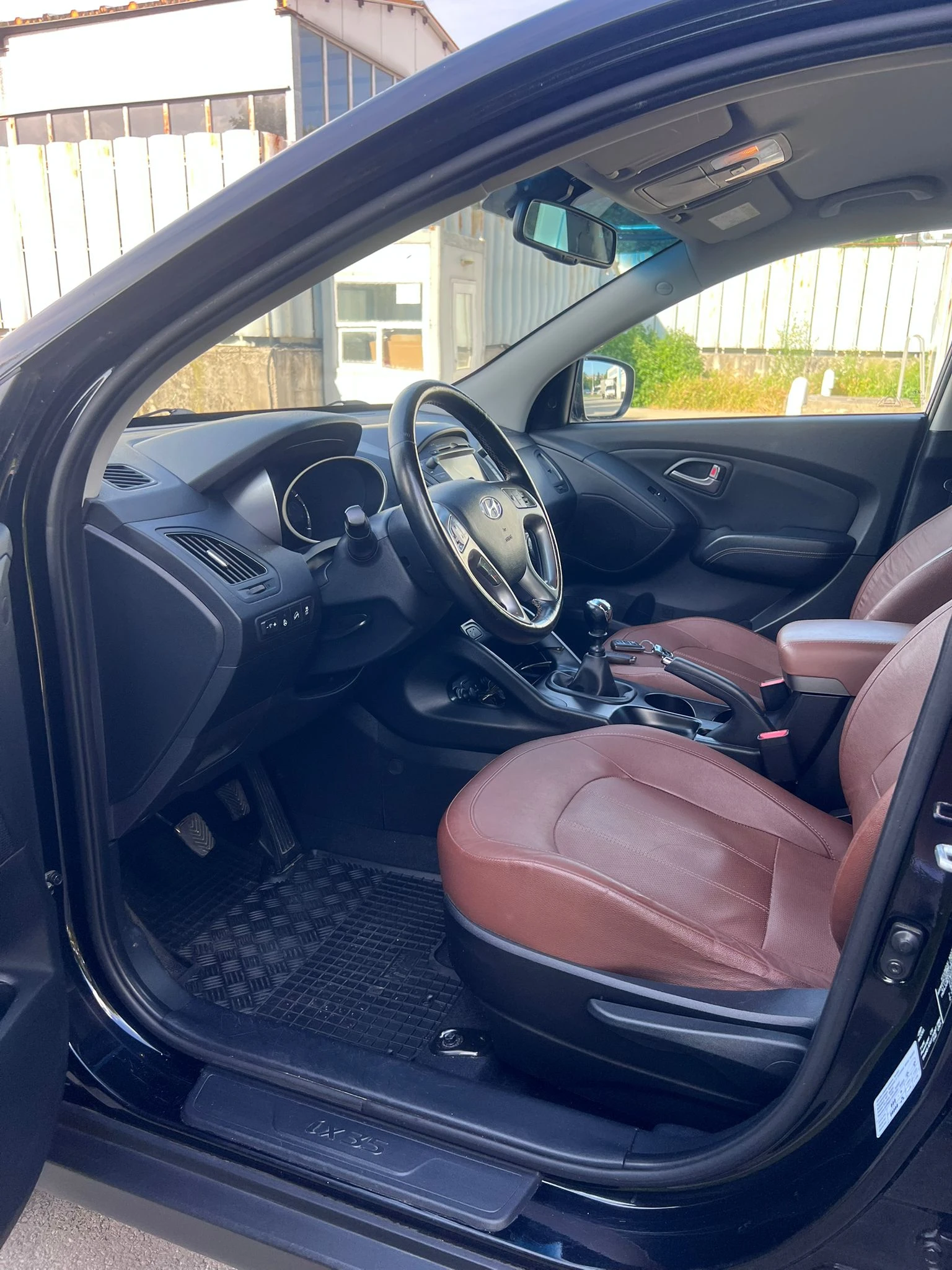 Hyundai IX35 2.0 CRDI, снимка 10 - Автомобили и джипове - 54857760