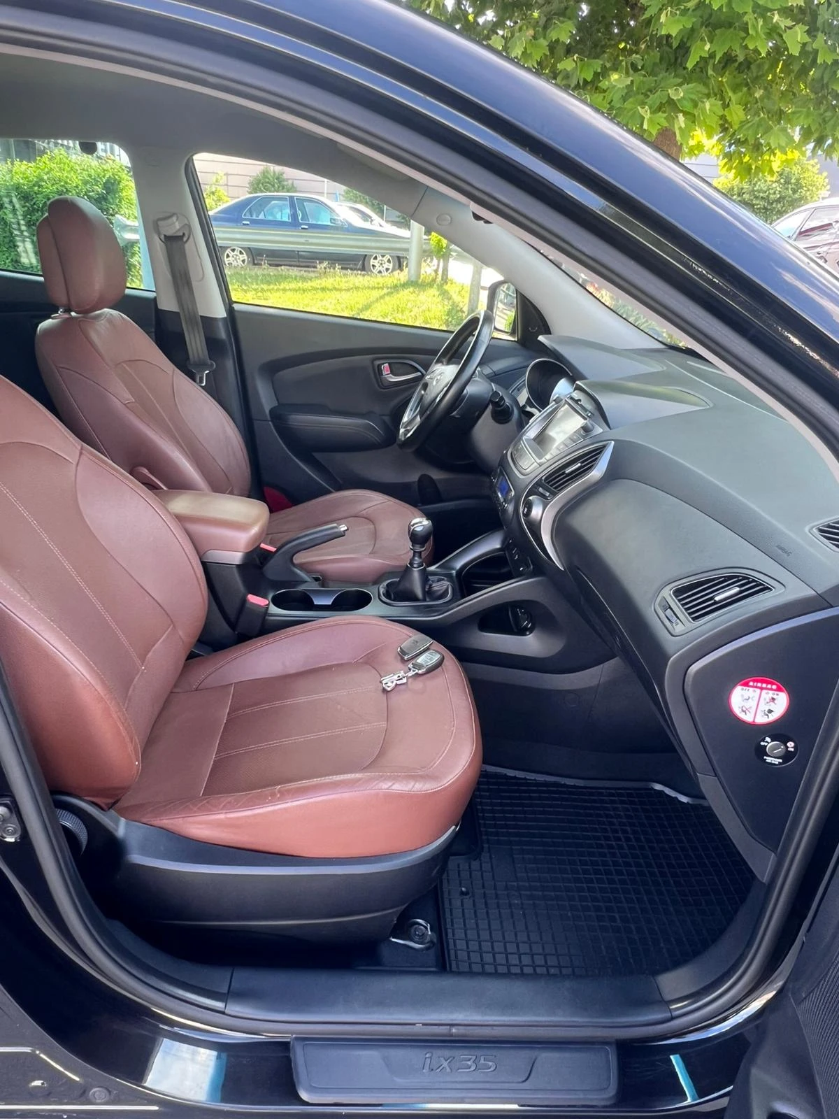 Hyundai IX35 2.0 CRDI, снимка 11 - Автомобили и джипове - 54857760