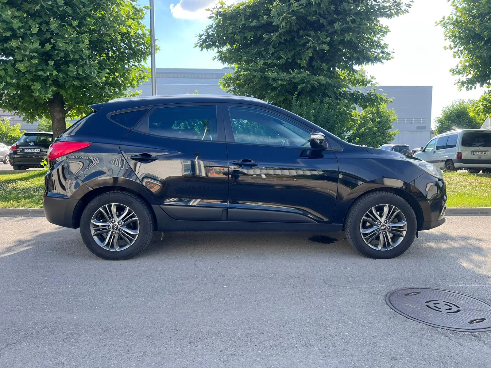 Hyundai IX35 2.0 CRDI, снимка 3 - Автомобили и джипове - 54857760