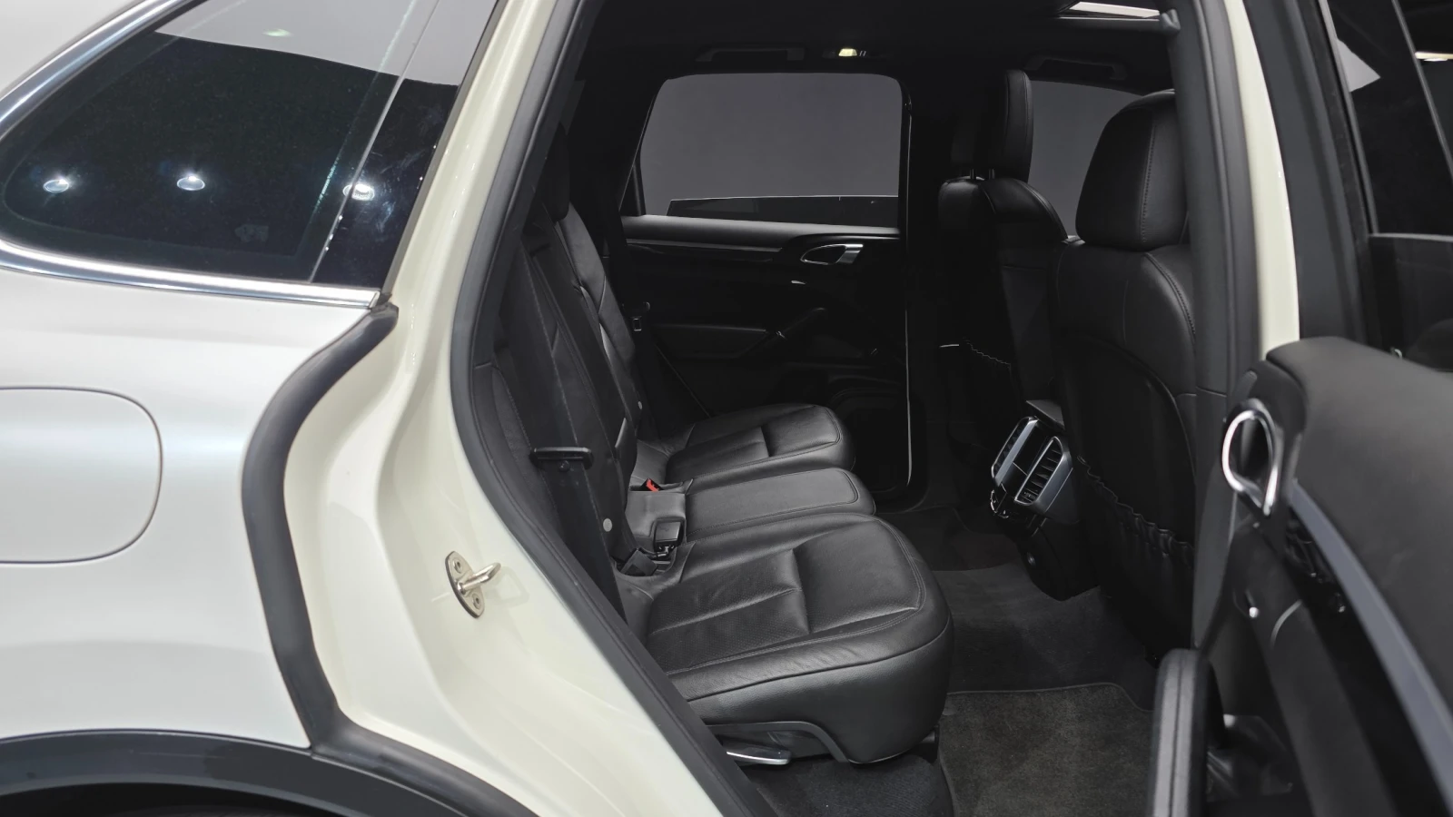 Porsche Cayenne 3.0 Diesel AWD, снимка 11 - Автомобили и джипове - 55466286