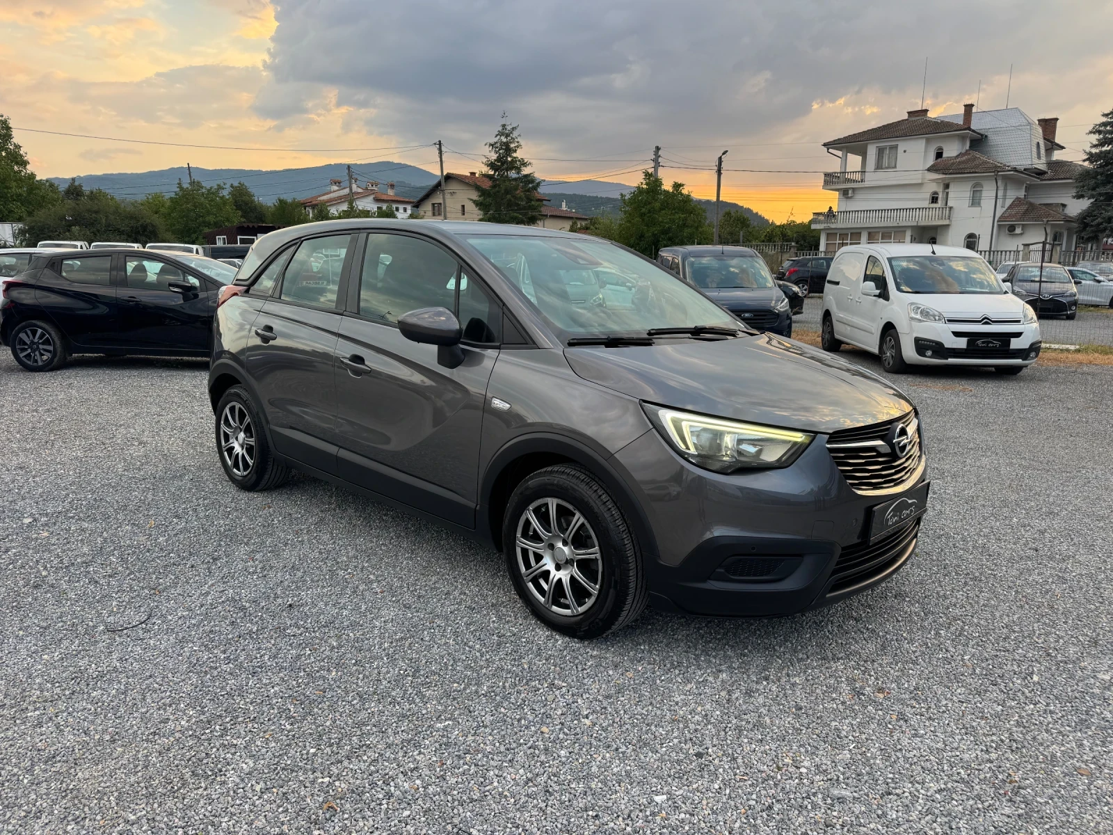 Opel Crossland X 1.2i Klima!! Camera!! EURO 6!! Italy!!, снимка 9 - Автомобили и джипове - 55606411
