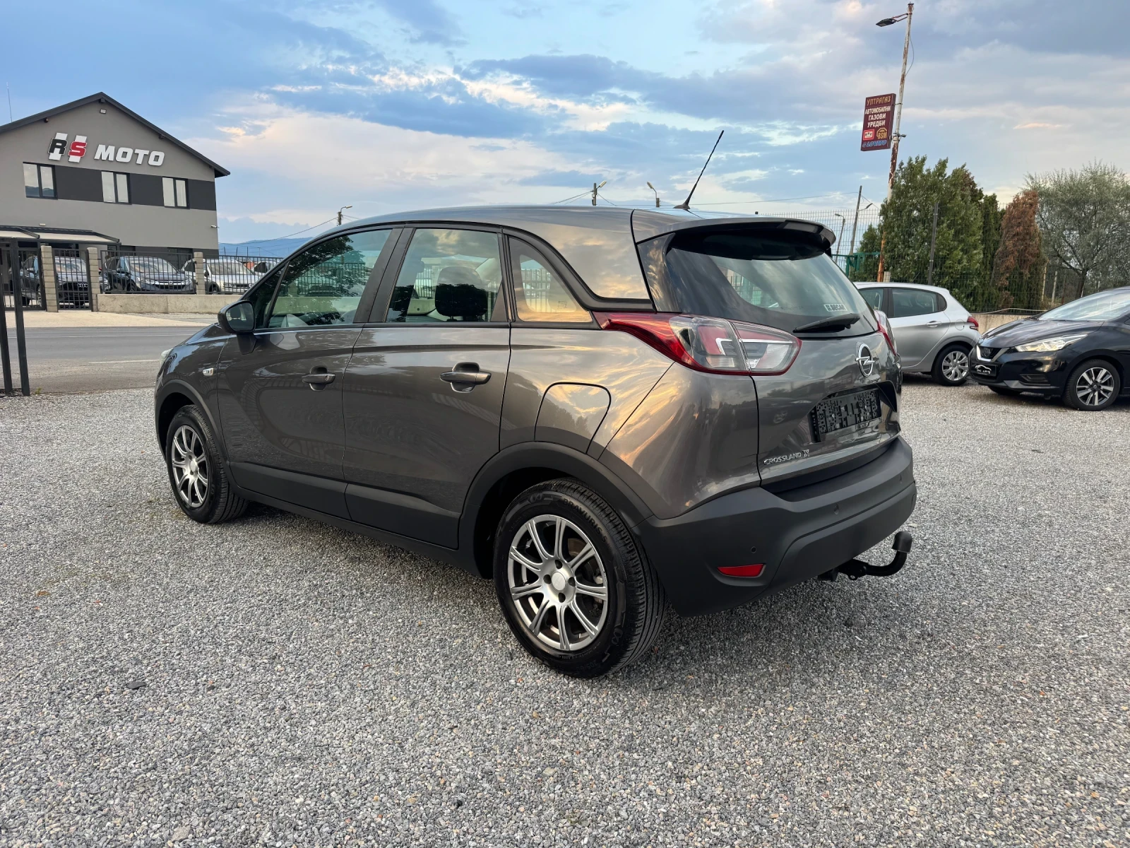 Opel Crossland X 1.2i Klima!! Camera!! EURO 6!! Italy!!, снимка 4 - Автомобили и джипове - 55606411
