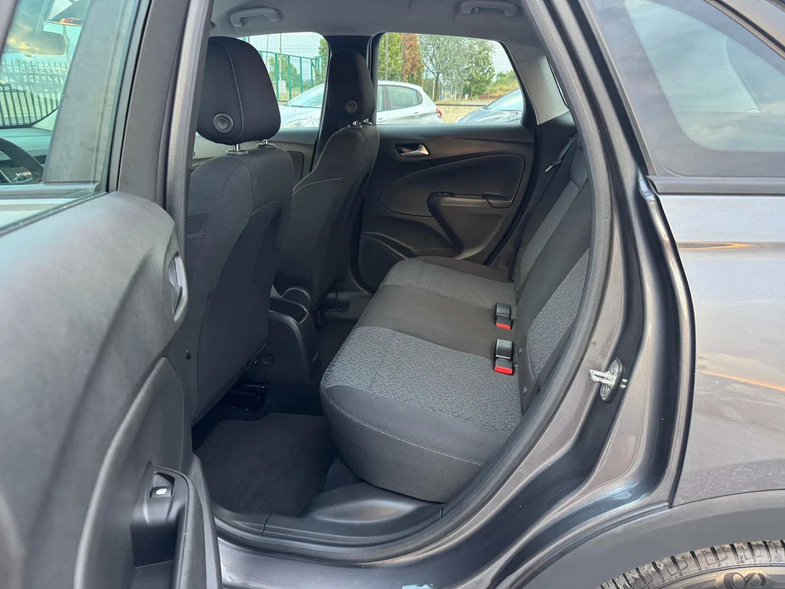 Opel Crossland X 1.2i Klima!! Camera!! EURO 6!! Italy!!, снимка 15 - Автомобили и джипове - 55606411