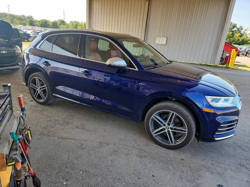 Audi SQ5 PREMIUM PLUS / DIGITAL / ЛИЗИНГ, снимка 4 - Автомобили и джипове - 55696291