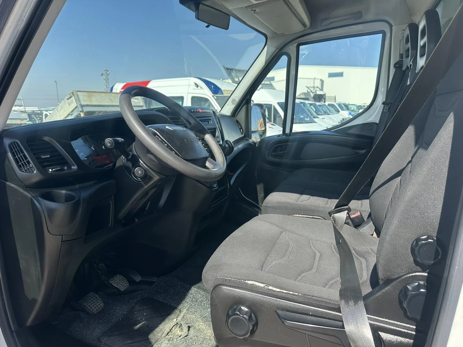 Iveco 35c15, снимка 13 - Бусове и автобуси - 53723808