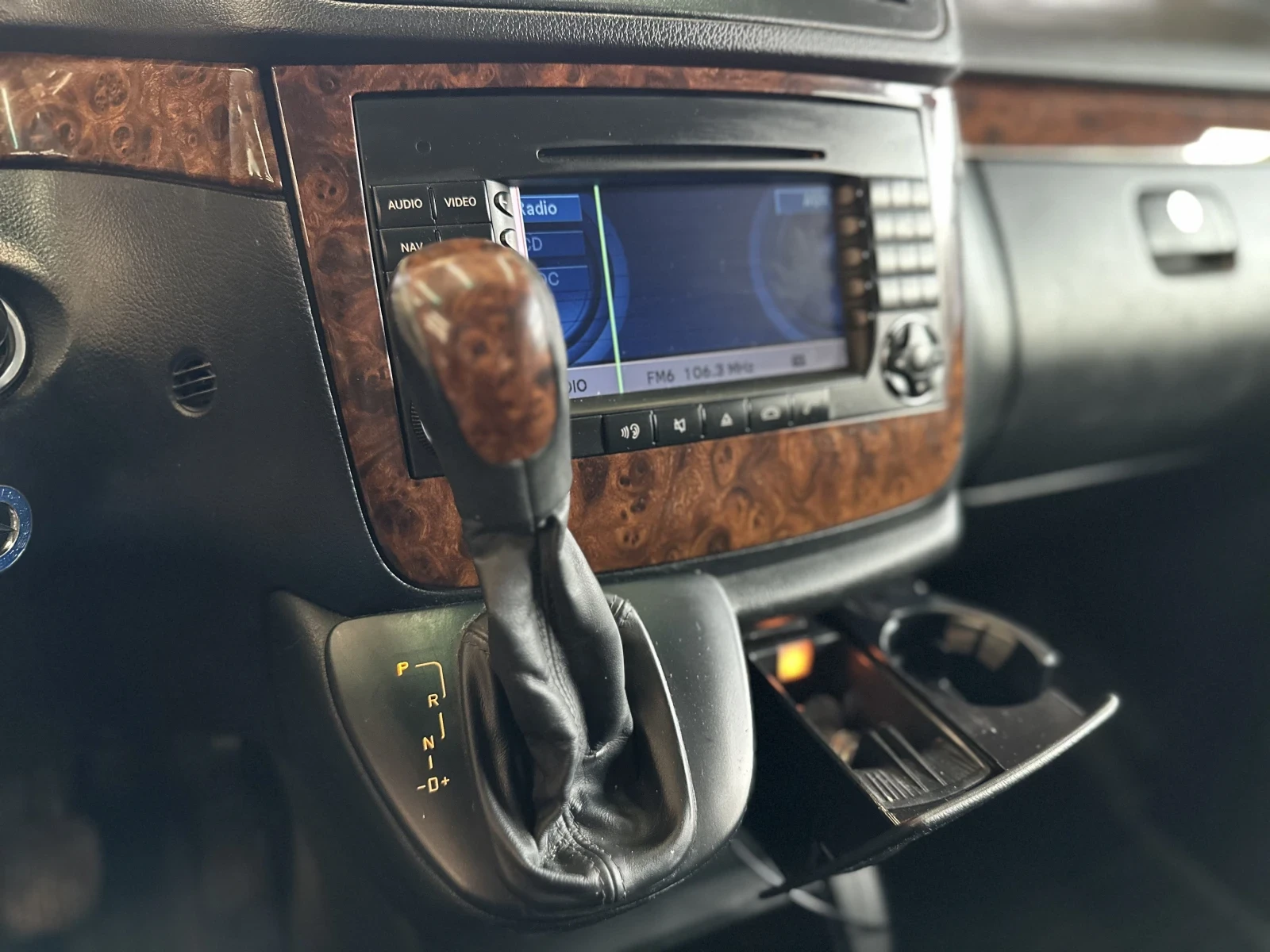 Mercedes-Benz Viano 220 CDI* TV* Лизинг* Подгрев, снимка 13 - Бусове и автобуси - 53971773