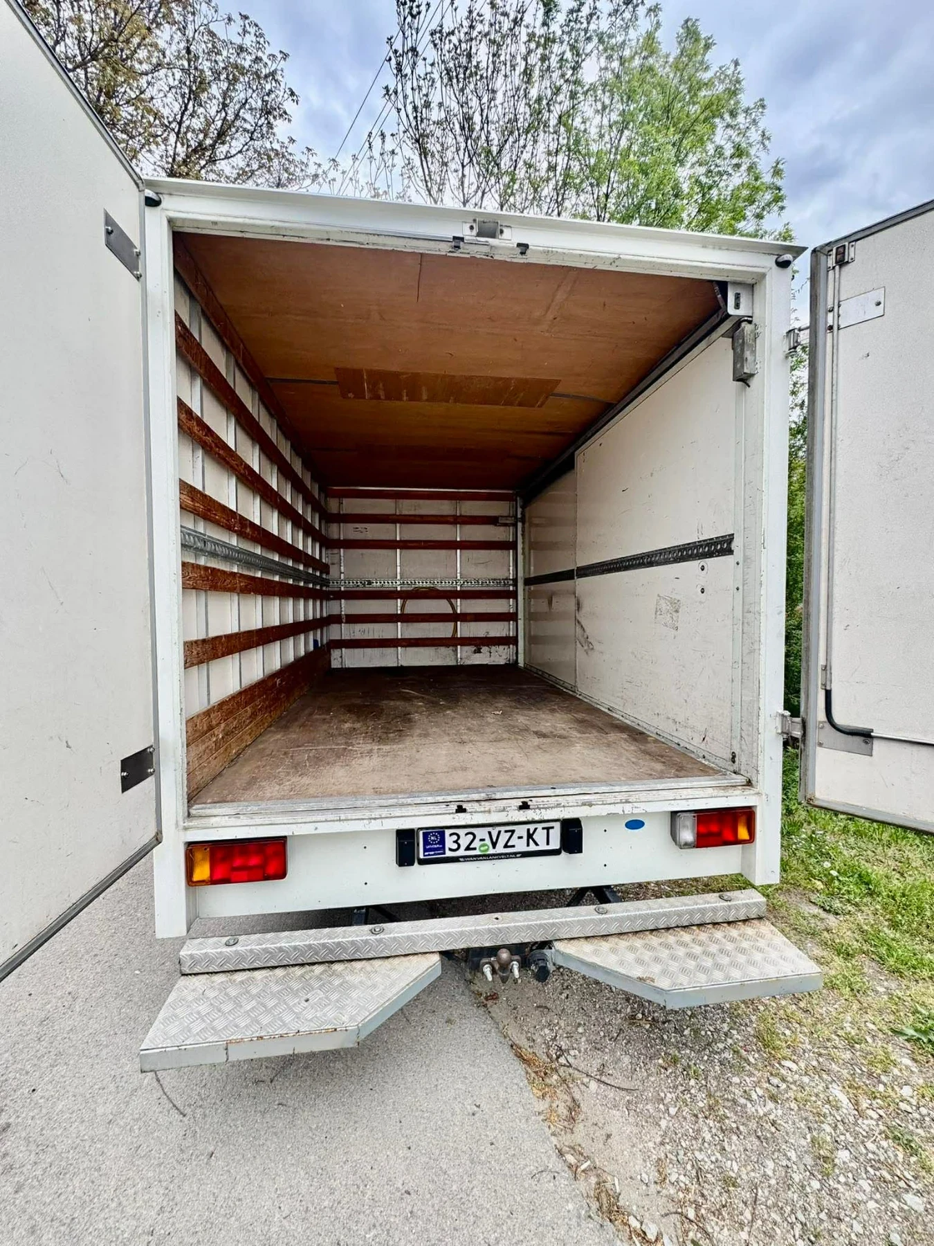 Iveco 35c13 Климатик * 6 скорости, снимка 5 - Бусове и автобуси - 54361953