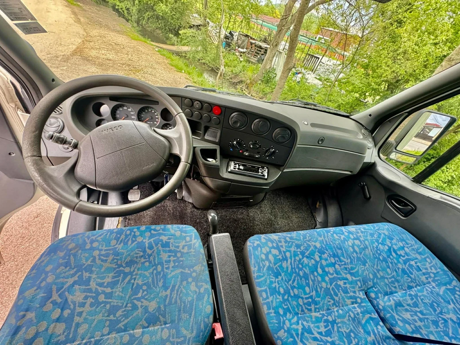 Iveco 35c13 Климатик * 6 скорости, снимка 6 - Бусове и автобуси - 54361953
