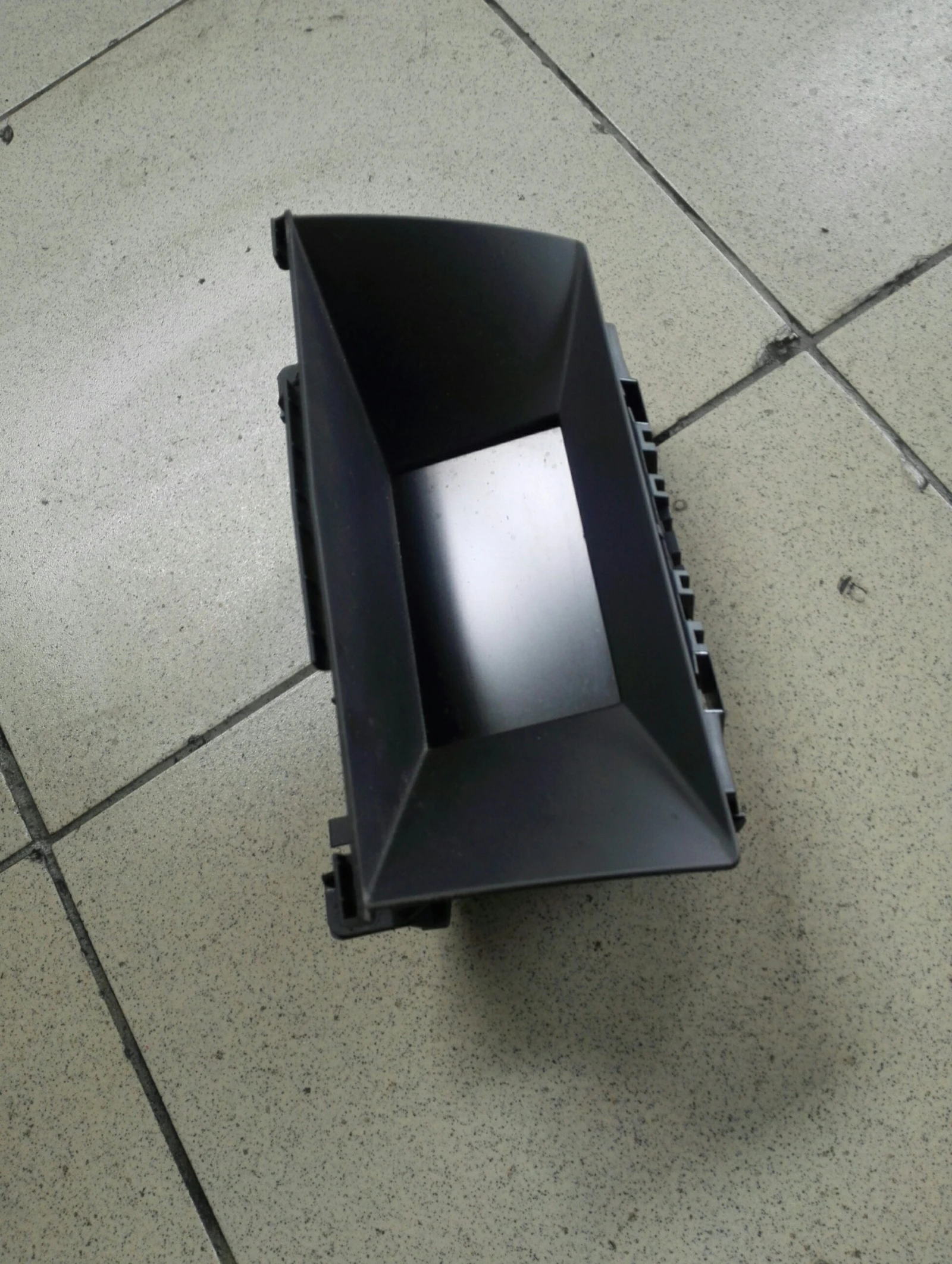 ������� ���� ����� � 1.7���� | Mobile.bg � ����������� 1