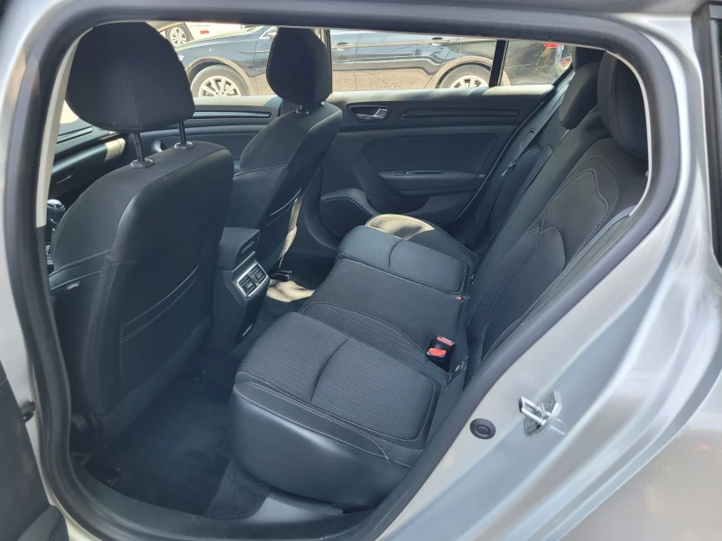 Renault Megane 1.5 DCI Navi , снимка 6 - Автомобили и джипове - 46936751