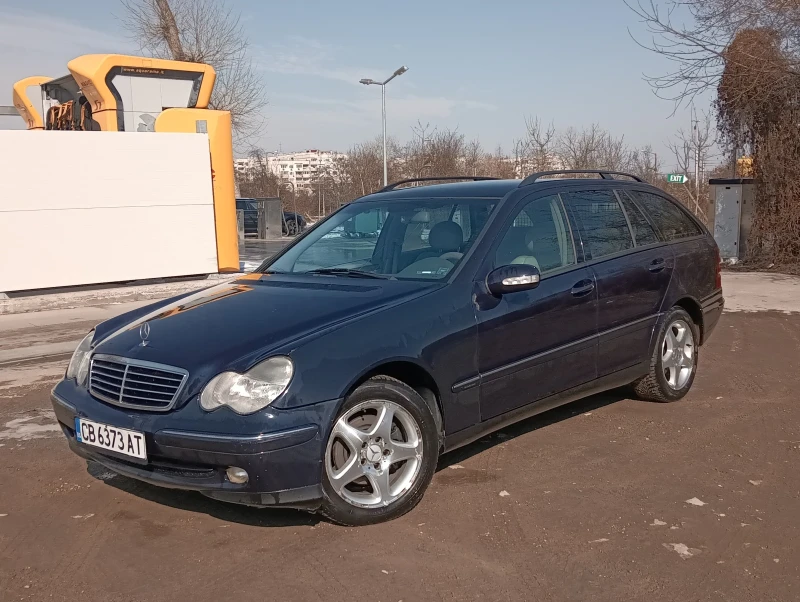 Mercedes-Benz C 220, снимка 2 - Автомобили и джипове - 48857208