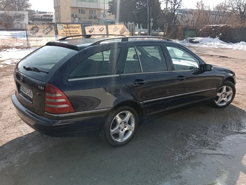 Mercedes-Benz C 220, снимка 3 - Автомобили и джипове - 48857208