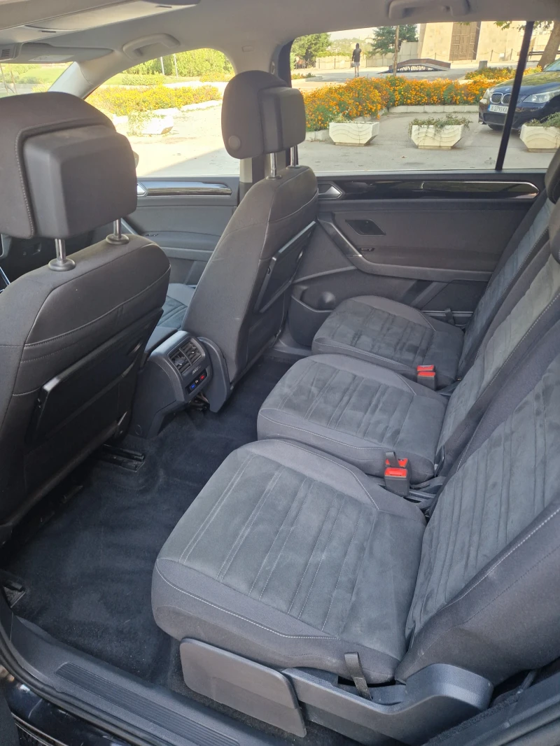 VW Touran 2.0 TDI , снимка 7 - Автомобили и джипове - 52542993