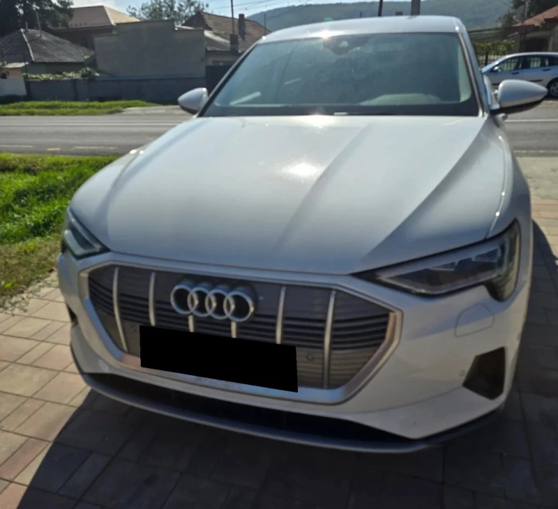 Audi E-Tron 50 Quattro, снимка 2 - Автомобили и джипове - 52526145