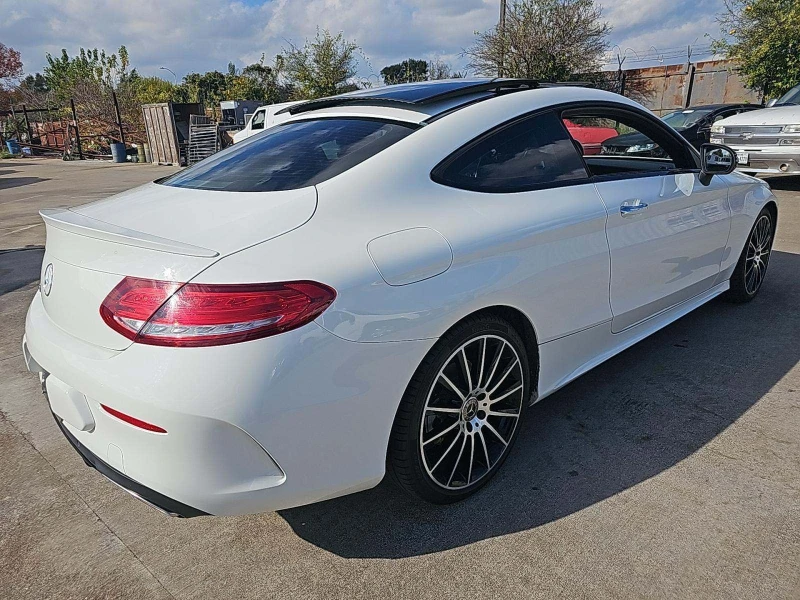 Mercedes-Benz C 300, снимка 3 - Автомобили и джипове - 53345628