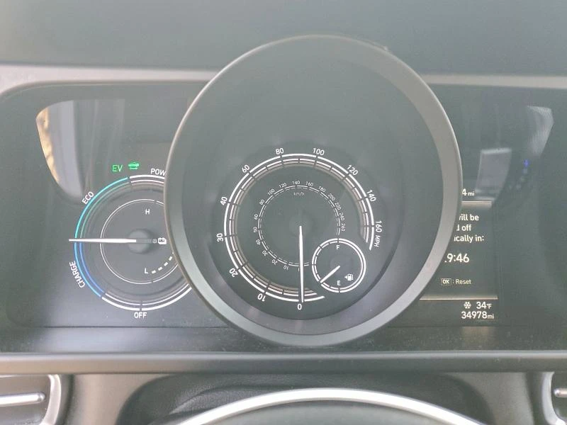 Hyundai Elantra 1.6L 4 Front-wheel Drive, снимка 9 - Автомобили и джипове - 53803595