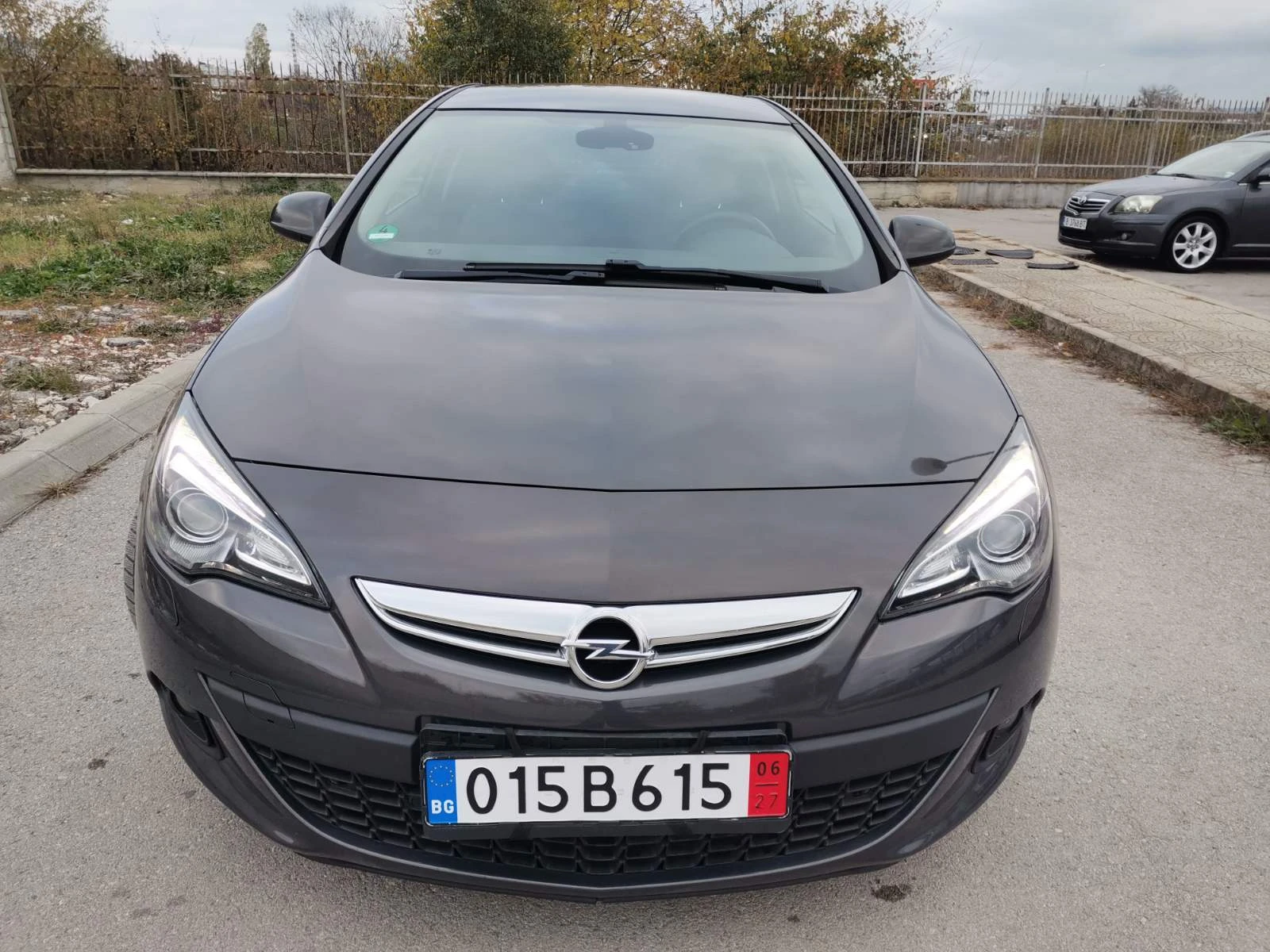 Opel Astra КОЛЕДНА ПРОМОЦИЯ GTC* 1.4i* АВТОМАТ - изображение 2